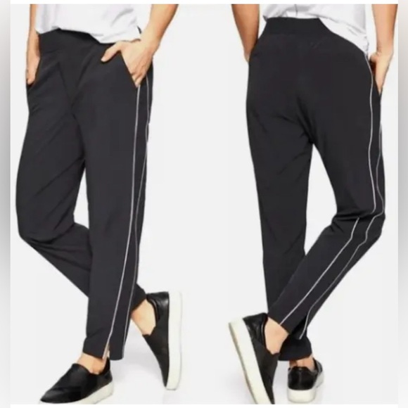 Athleta Pants - Athleta Brooklyn Jogger Colorblock black w/ white side piping, size 6, ECU
